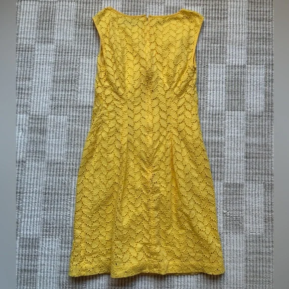 LOFT Yellow Eyelet Lace Sleeveless Dress | Women’s Size 6 | Midi / Knee-Length - Picture 2 of 6